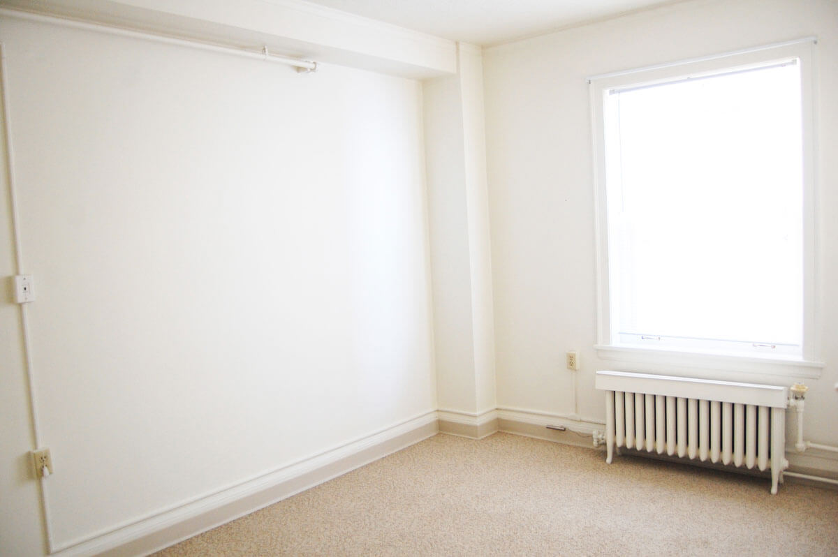 14__DSC_0430 greysolon plaza living area