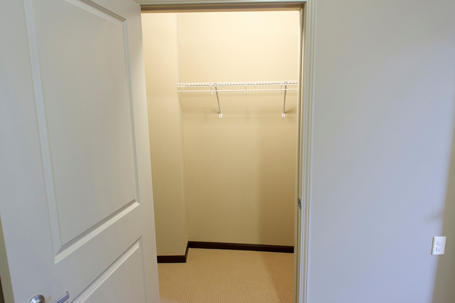 mount washington walk-in closet