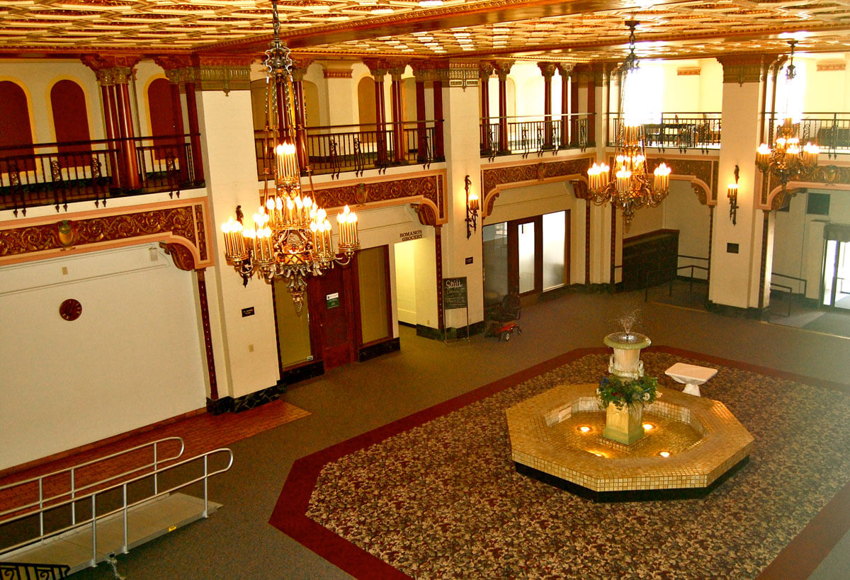4__DSC_0425 greysolon plaza entrance interior