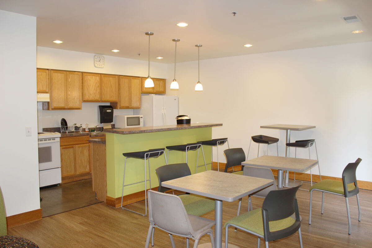6_community_room sibley court apartments community room