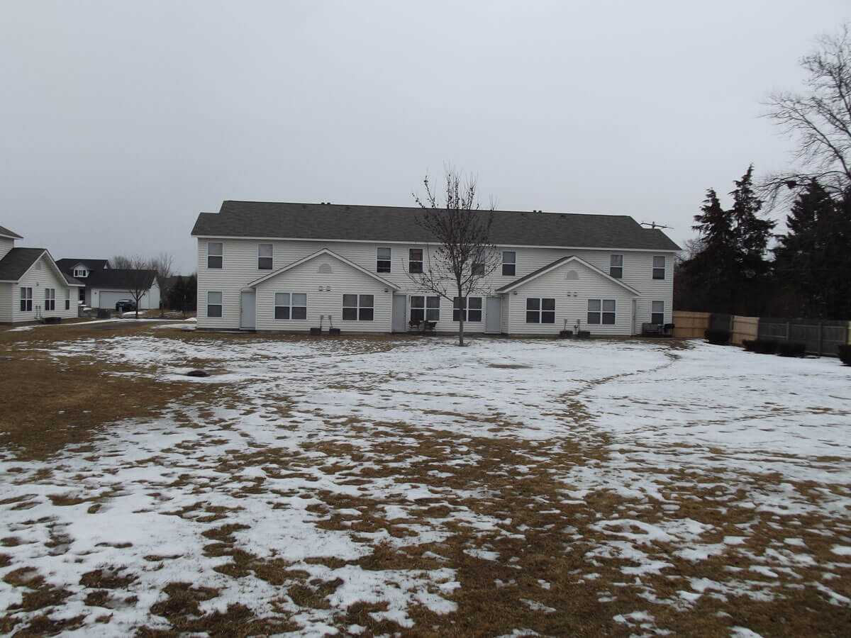 farmington townhomes yard