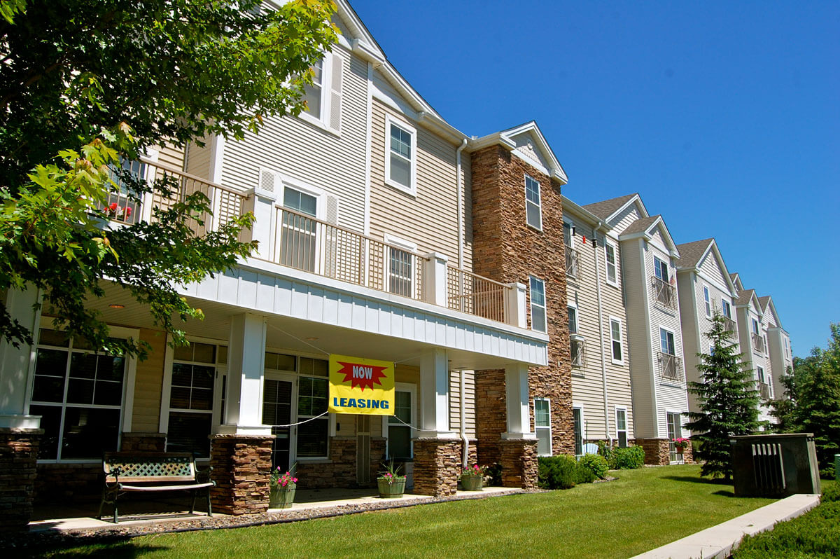 the shores senior apartment exterior