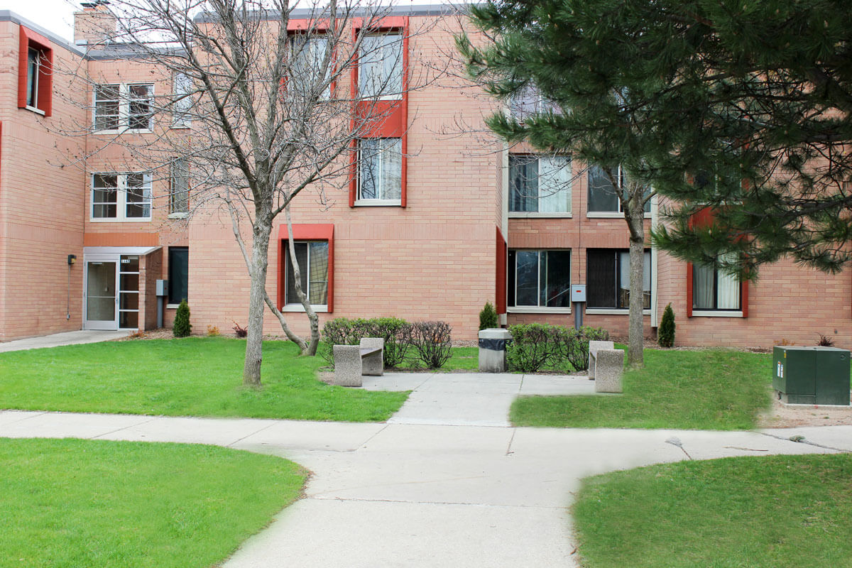 highland park apartments building close up