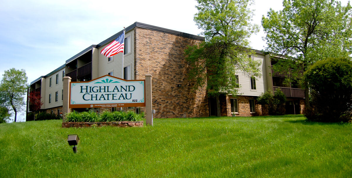 highland chateau sign