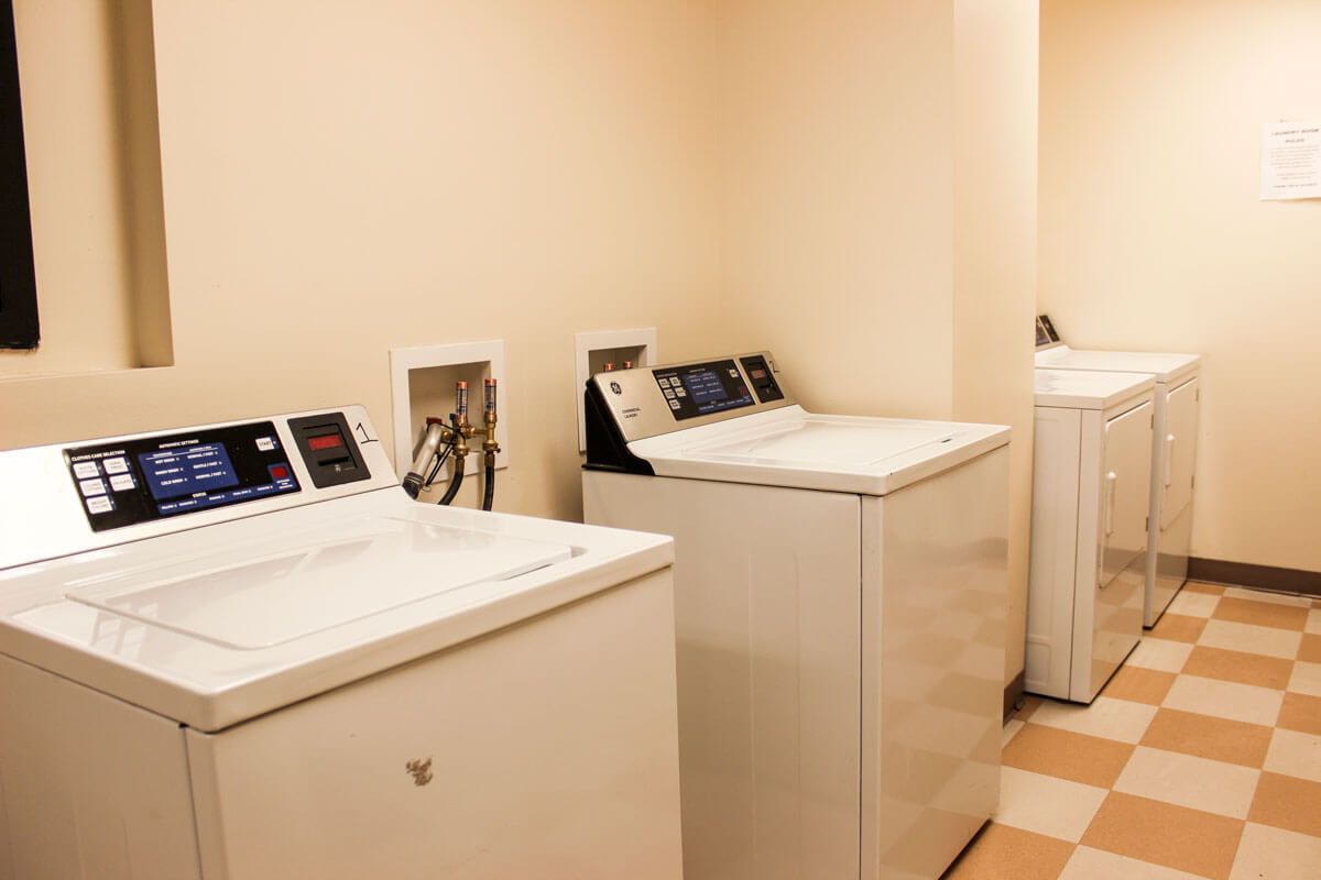 highland park apartments laundry room