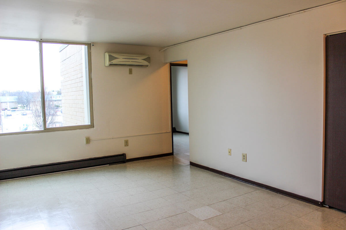 highland park apartments living area