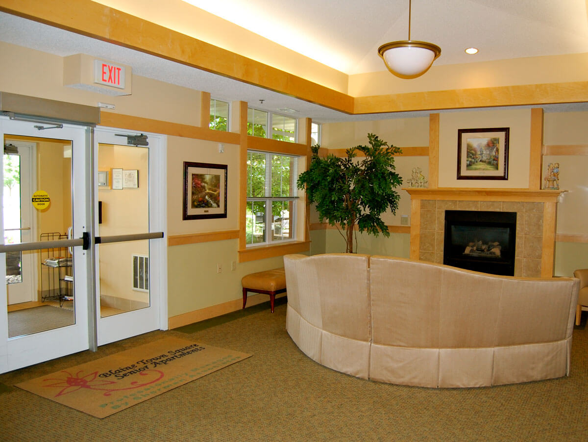 blaine_111 blaine town square senior living area