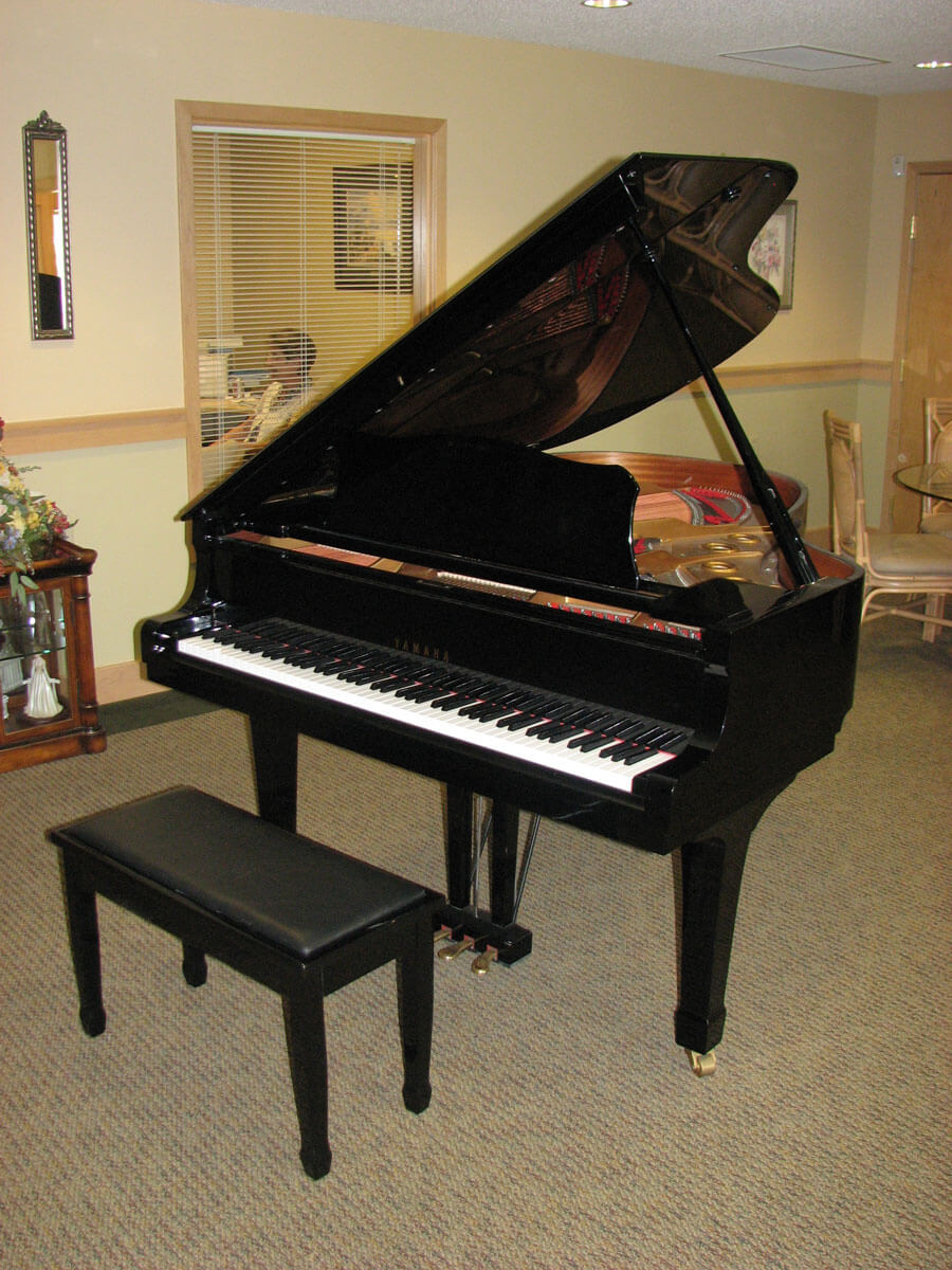 blaine_19 blaine town square senior living piano