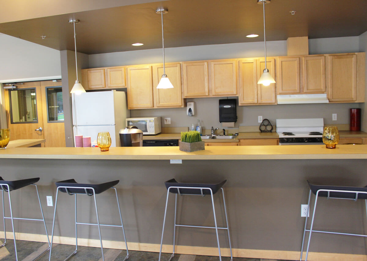 community_room_2_kitchen community room sibley park apartments