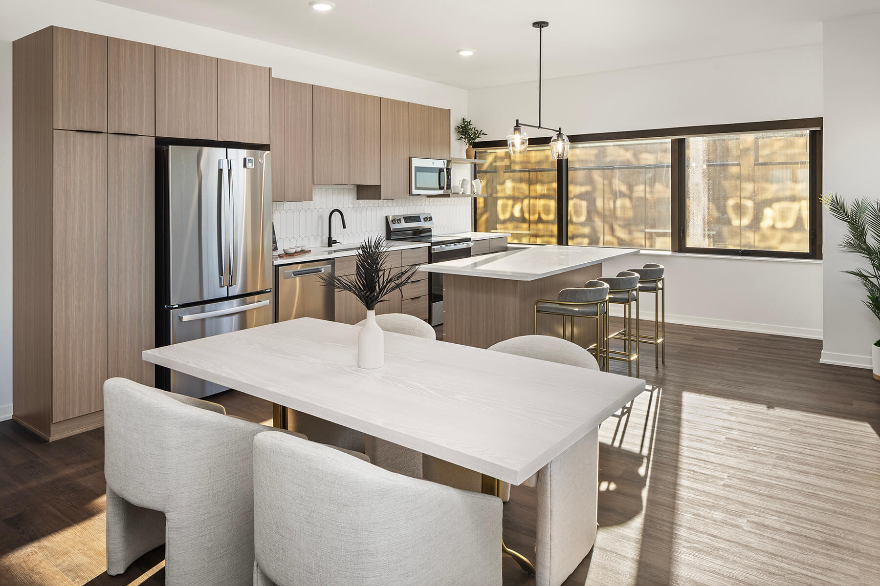 Luxury residences at the renovated Landmark Tower in downtown St. Paul, MN