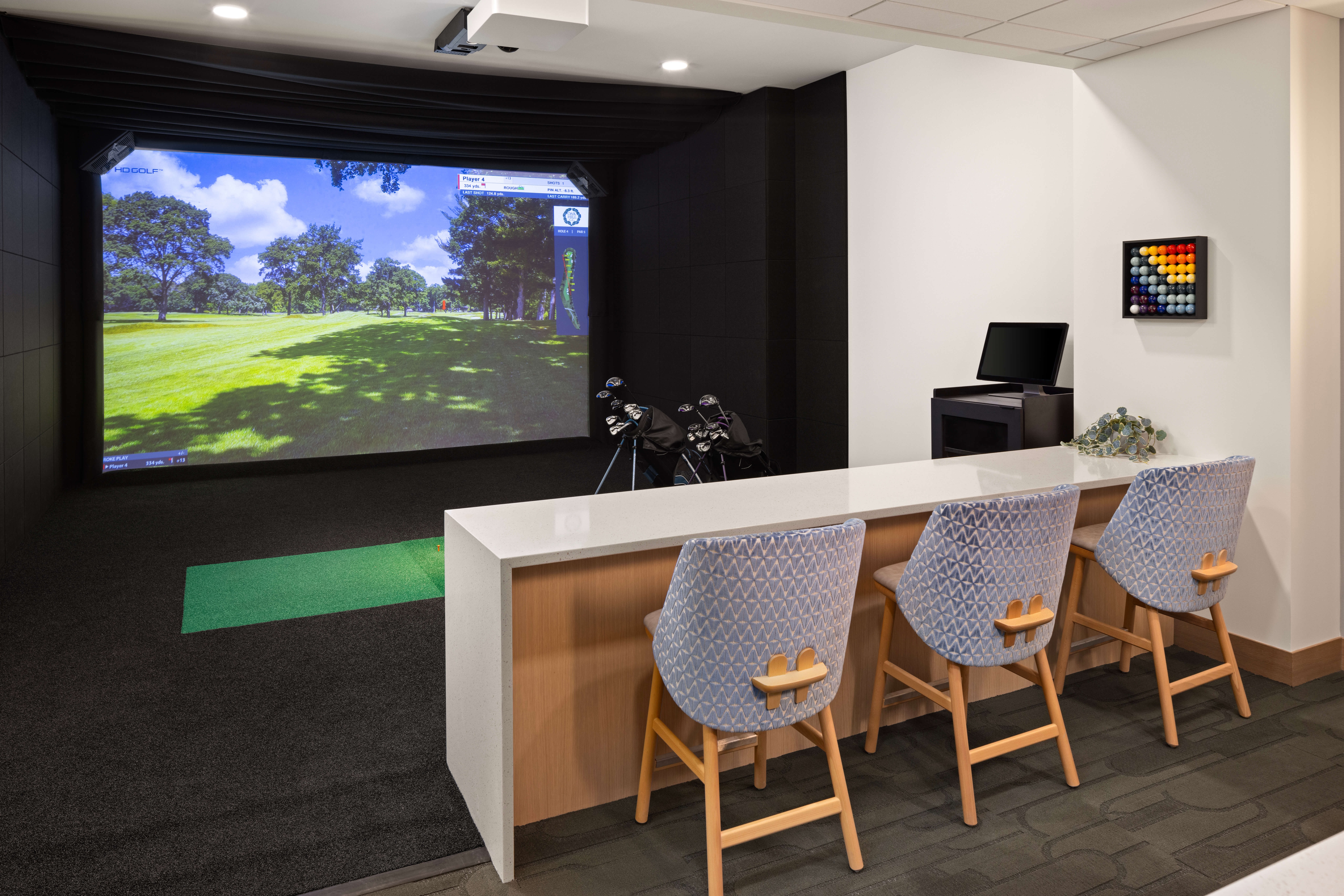 Landmark_Tower_Golf Simulator_1